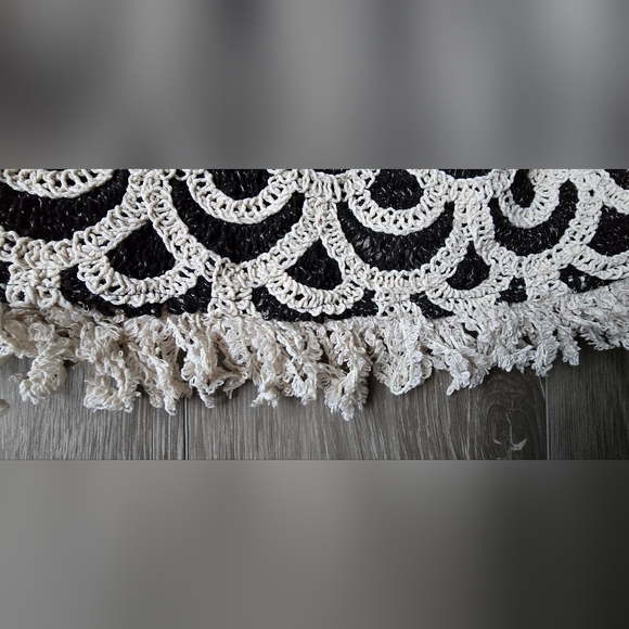 Mango MNG Crochet Lace Fringe Crop Top Black Cream Scallop Boho Festival M - Picture 7 of 14